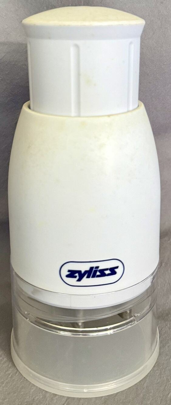 Zyliss Food Chopper With Stainless Steel Rotating Blade